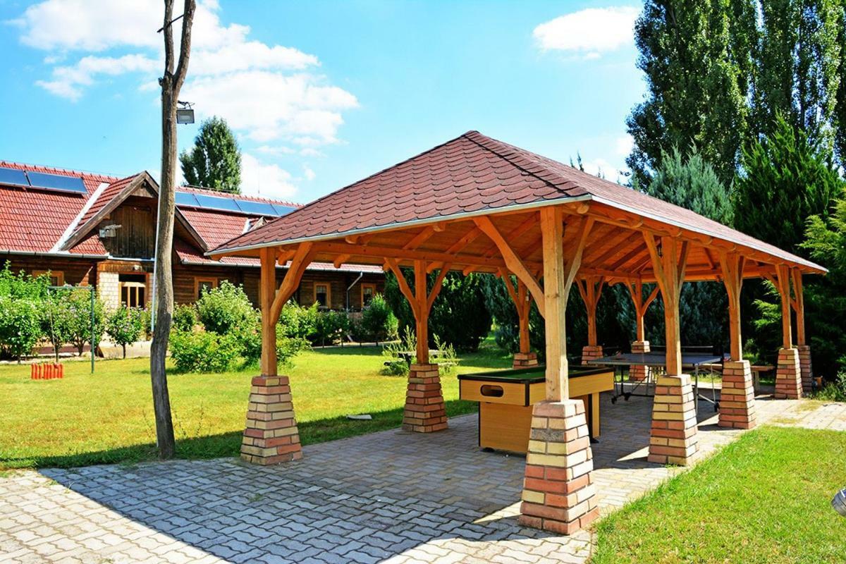 Sipito Pihenopark Pilis Exterior photo